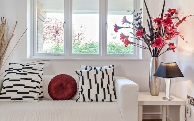 2 Bed Flat, Dedicated Workspace, Parking, 4KTV