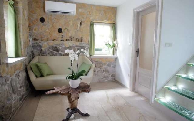 Royal Apartment Damida