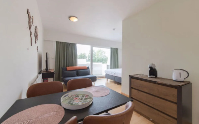 House Mimosa De Haan