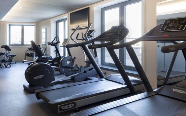 AC Porte Maillot Hotel