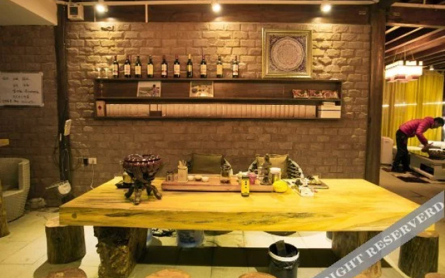 Yangguang Huashe Boutique Hostel