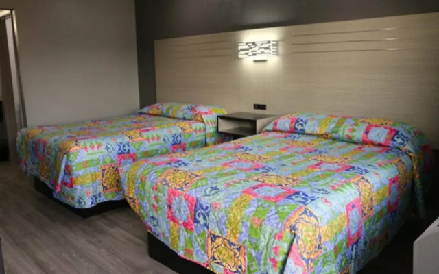 Super 7 Inn Dallas Near Duncanville
