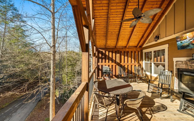 Splash Mansion - Four Bedroom Chalet