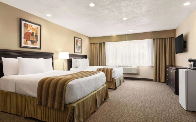 Days Inn by Wyndham Montreal East