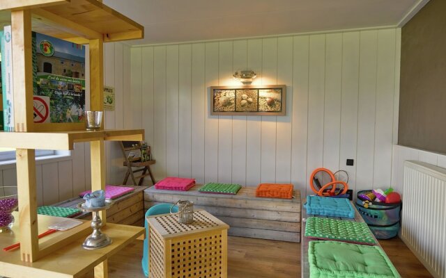 Beautiful Holiday Home with shared Pool in Eprave