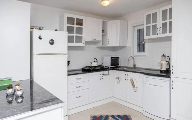 Lovely Triplex With Fantastic Sea View in Turkbuku