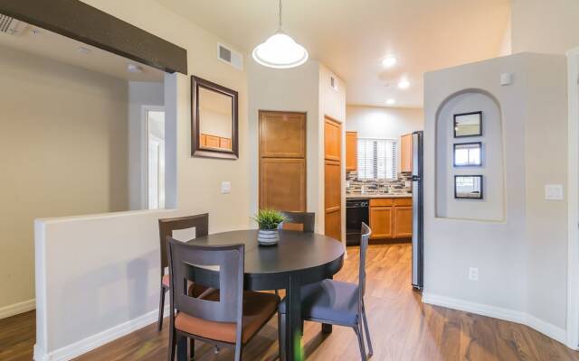 Luxury Scottsdale Suite + Pool + Gym