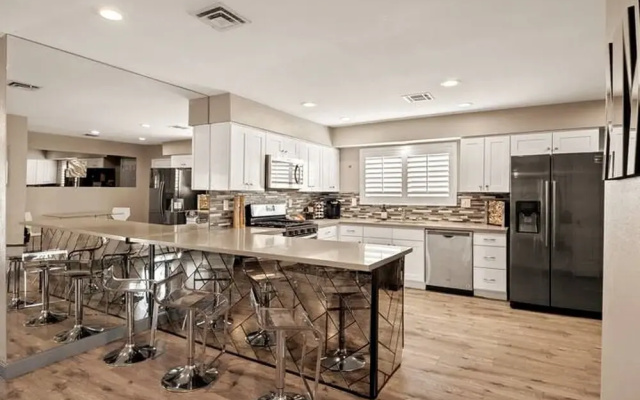 Highly Upgraded 4bd2bath Home With Private Pool