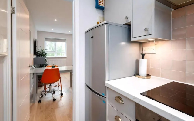 Stylish Brixton Hill Studio With Modern Charm