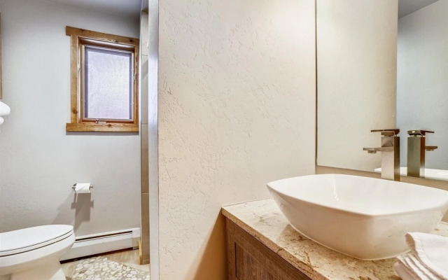 Red Feather 5 Bedroom Home by Redawning