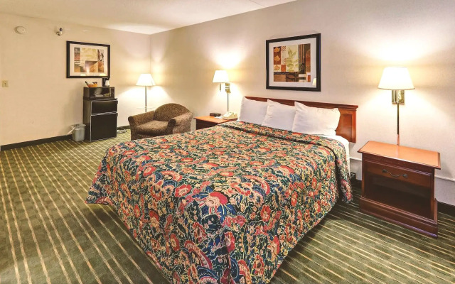 Blueway Inn & Suites Roseville