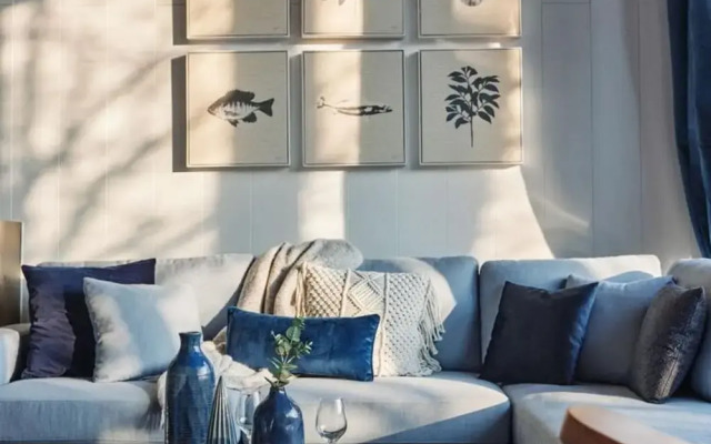 Elegant Mansion With Pools