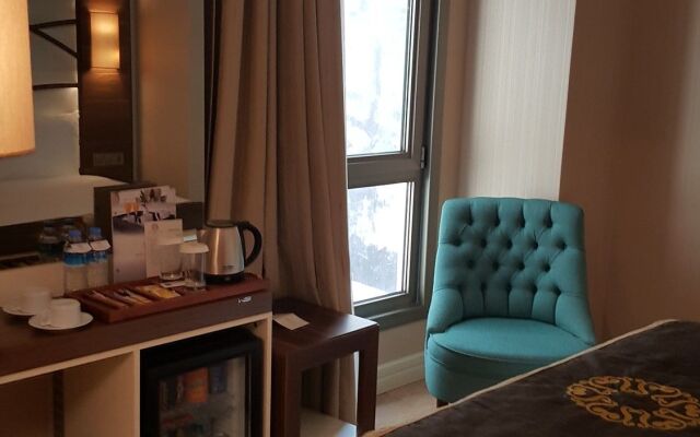 The Grand Mira Hotel