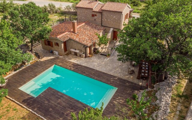 Villa Stone House Magarac