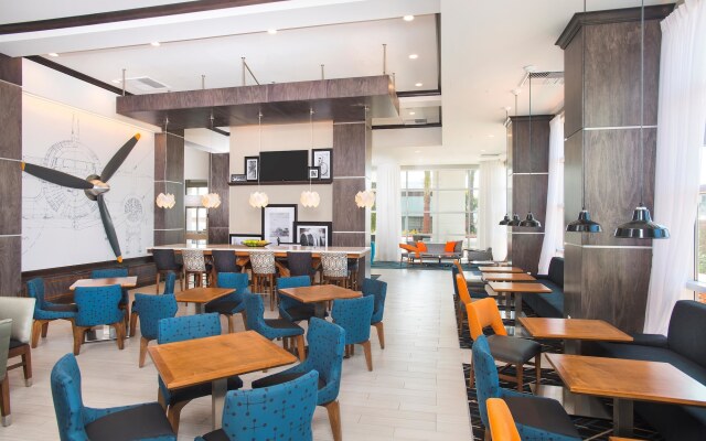 Hampton Inn & Suites LAX El Segundo