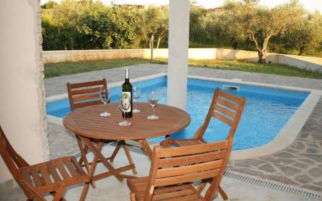 Splendid Holiday Home in Novigrad With Barbecue