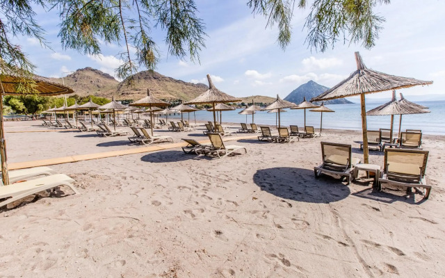 Club Marma Hotel