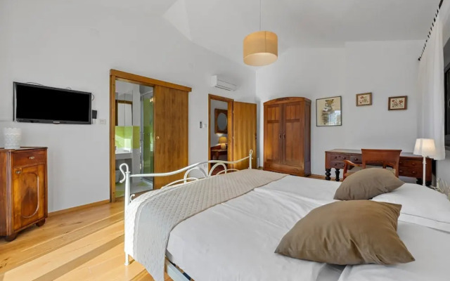 Idyllic Istrian Escape With Pool