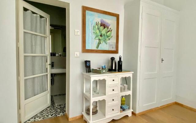 Lovely studio in a villa from 18th century