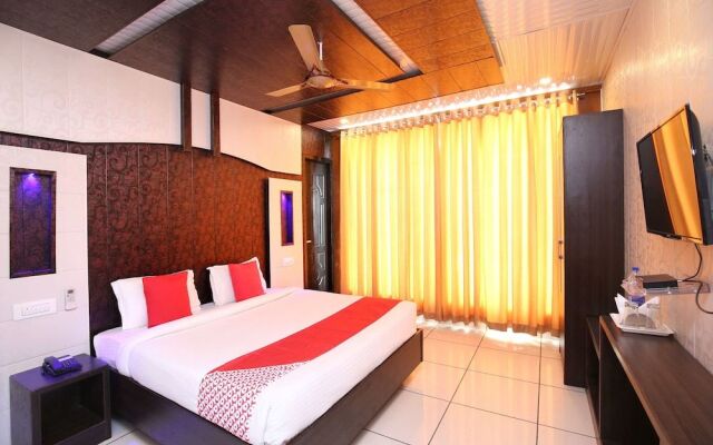 OYO 17081 Hotel Signia