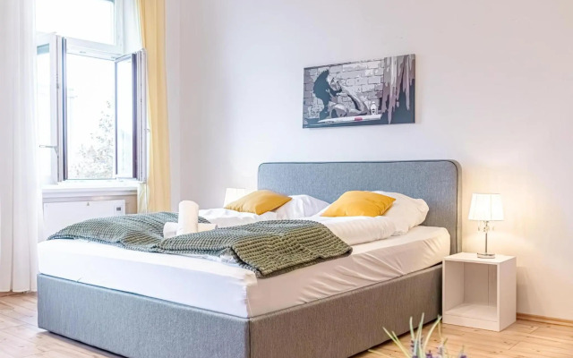 attractive 2BR Apt. Near AKH- Ideal for Longstays