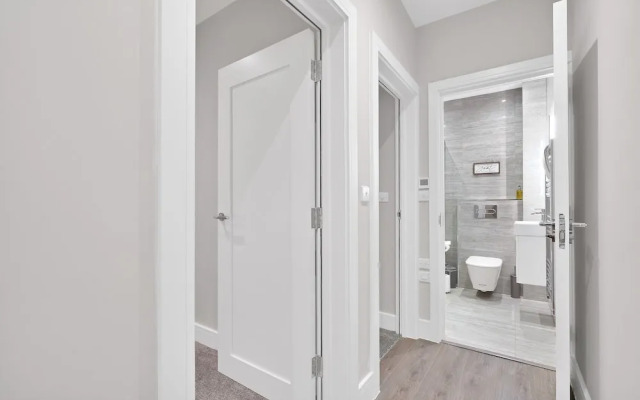 Crown Place 2 & 3 Bedroom Luxury Apts