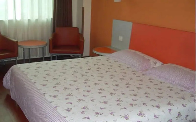 Motel168 Shanghai Jingshang Shihua Inn