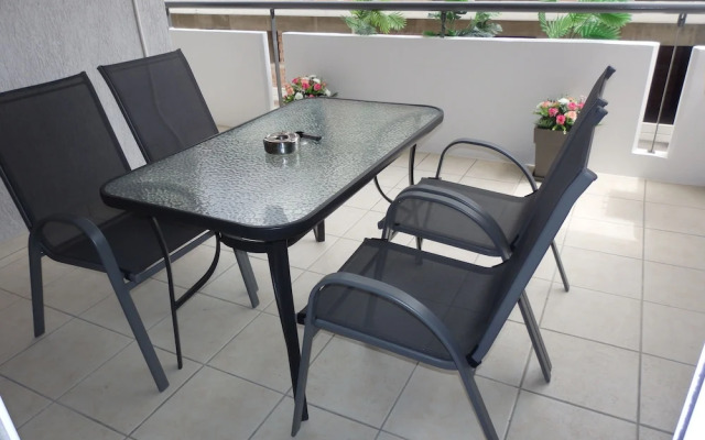 A&J Apartments or Rooms athens airport