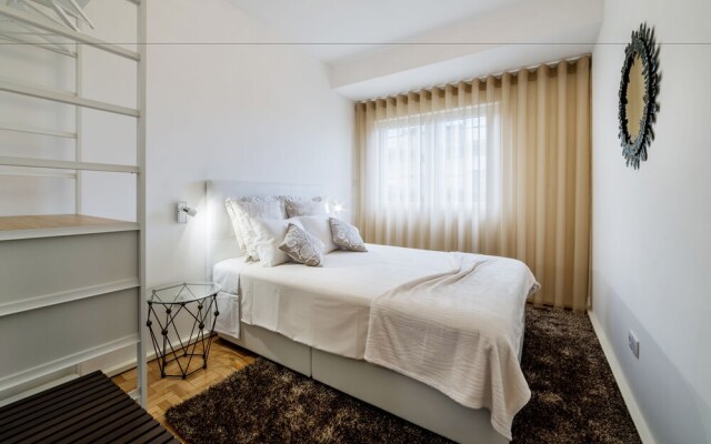 Dot Oporto Flats by Porto City Hosts