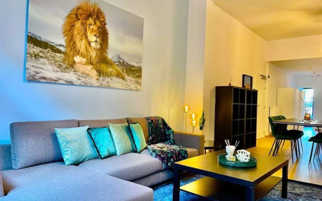 One Lux Stay near Fashion District
