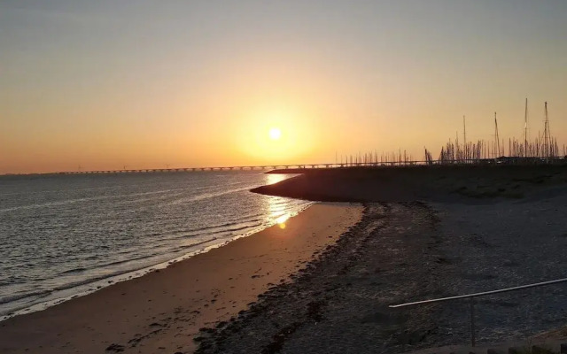 Lovely Holiday Home in Colijnsplaat With Whirlpool