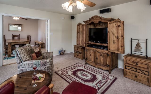 Golf Getaway - Three Bedroom Cabin