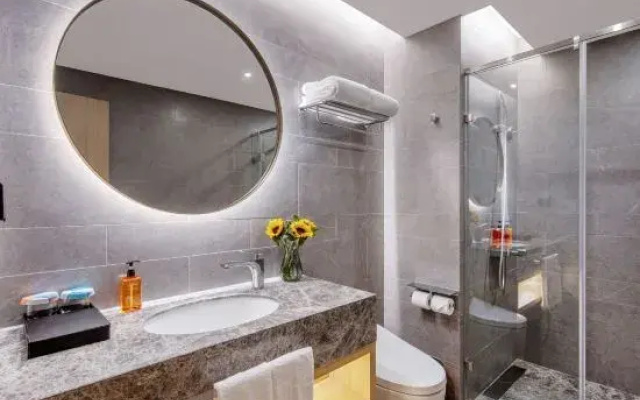 Orange Hotel （Yining  Wanrong Square  Hanbin Park）