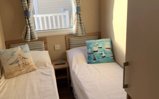 Immaculate 2-bed Caravan in Westward Ho!