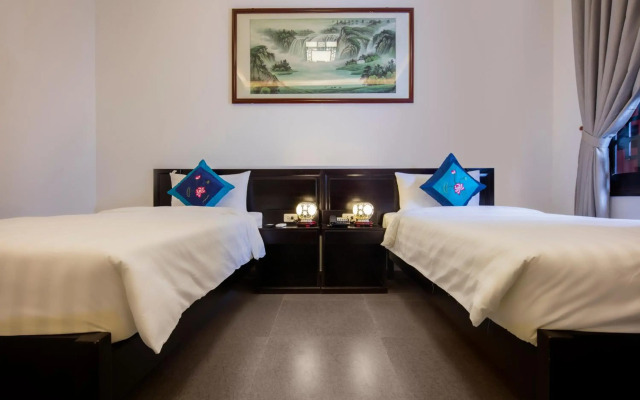 Phu House Hostel