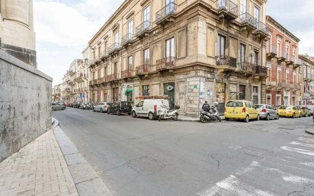 Catania Central Apartment with Terrace