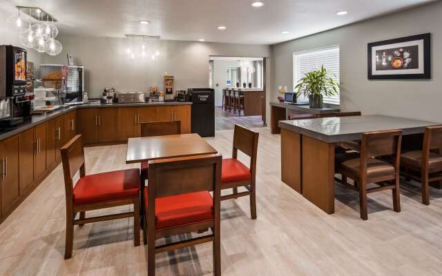 Best Western DeWitt