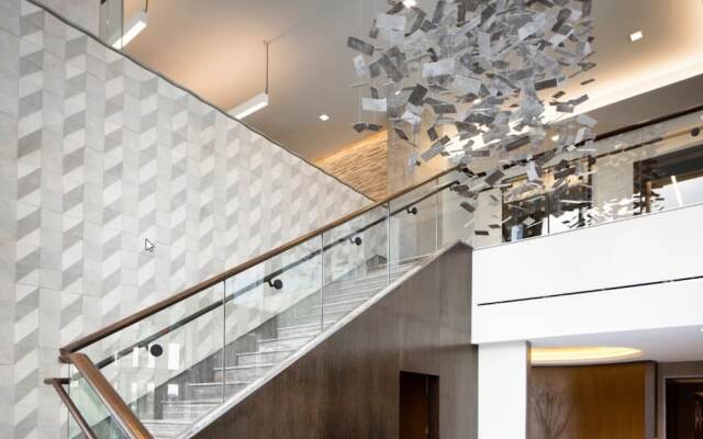 Global Luxury Suites at Harbor Point