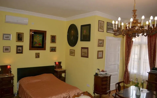 Central Market Apartment
