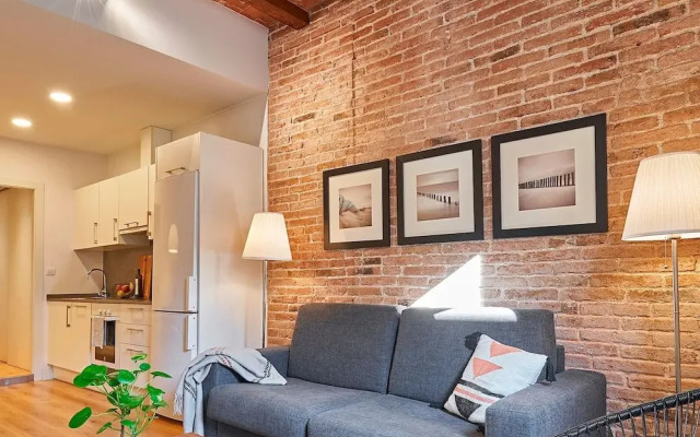 Charming Modern Apt in Trendy Gracia 5PP by Myrentalhost