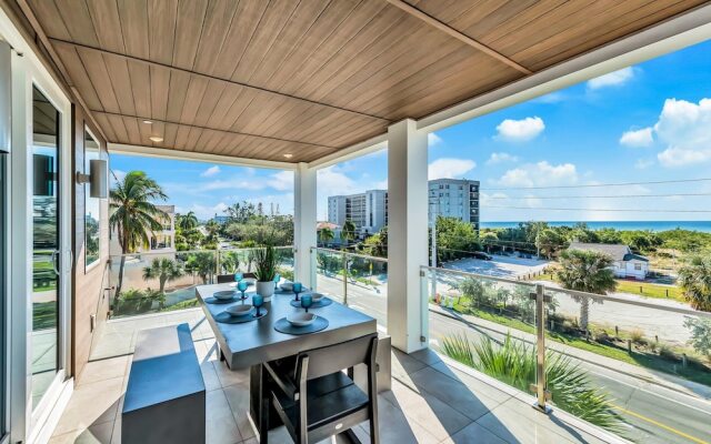 The Upper Deck in Siesta Key