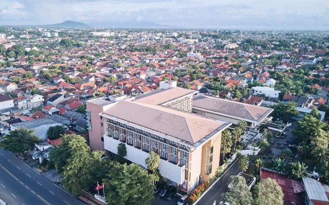 Horison Ultima Ratu Serang