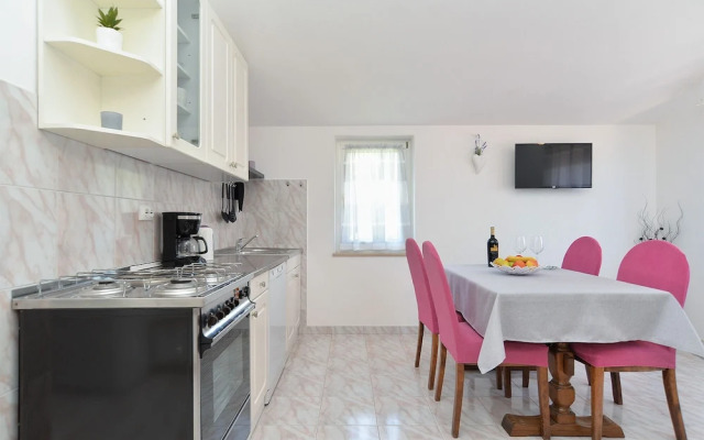 Apartments Emil 596