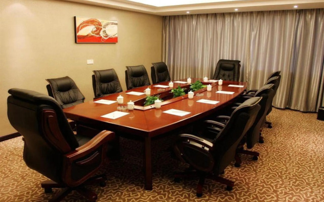 Promenade Hotel