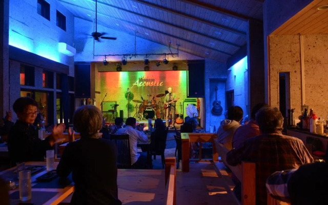 Resort inn ACOUSTIC