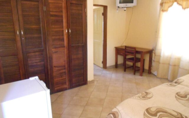 Naluzip Guest House