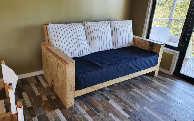 al pie de las sierras en villa del lago