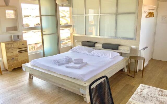 Luxury Studio Unique View Near Main Station