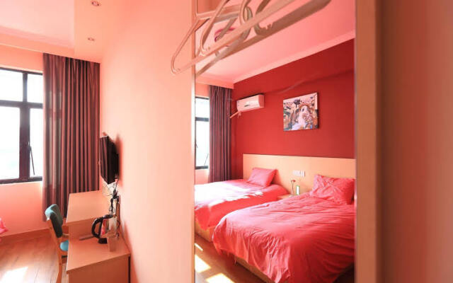 Suzhou Taohuawu Creative Motel