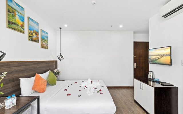 The Happy House Hotel & Apartment